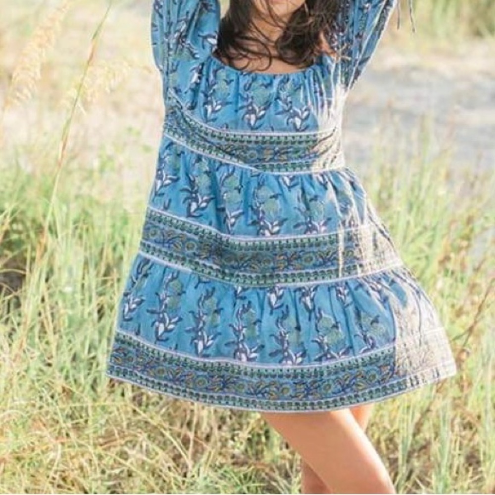 Victoria Dunn mini, NWT, size large.